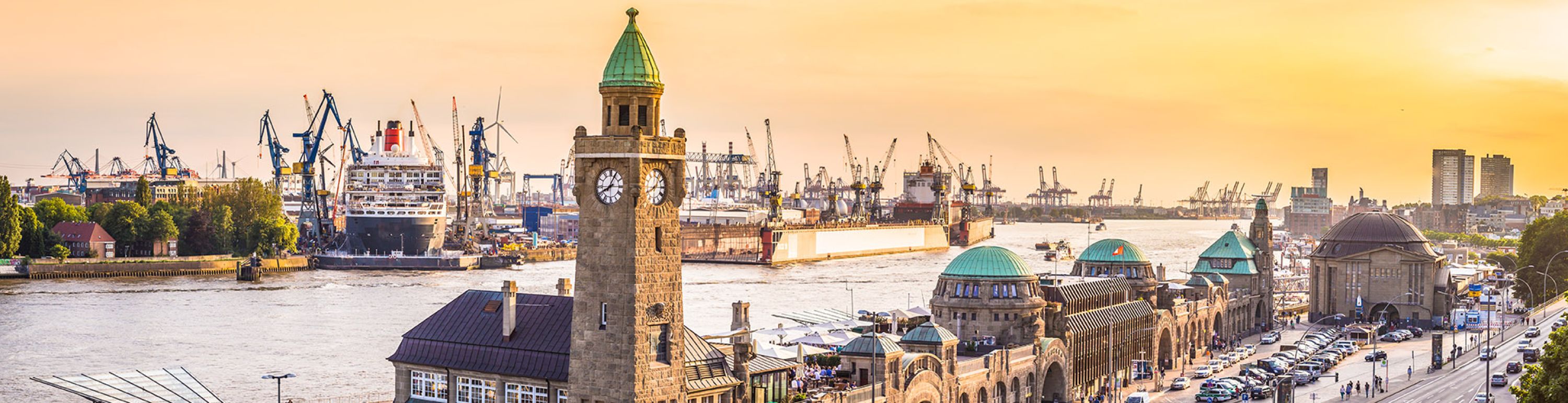 Landungsbr&uuml;cken Hamburg