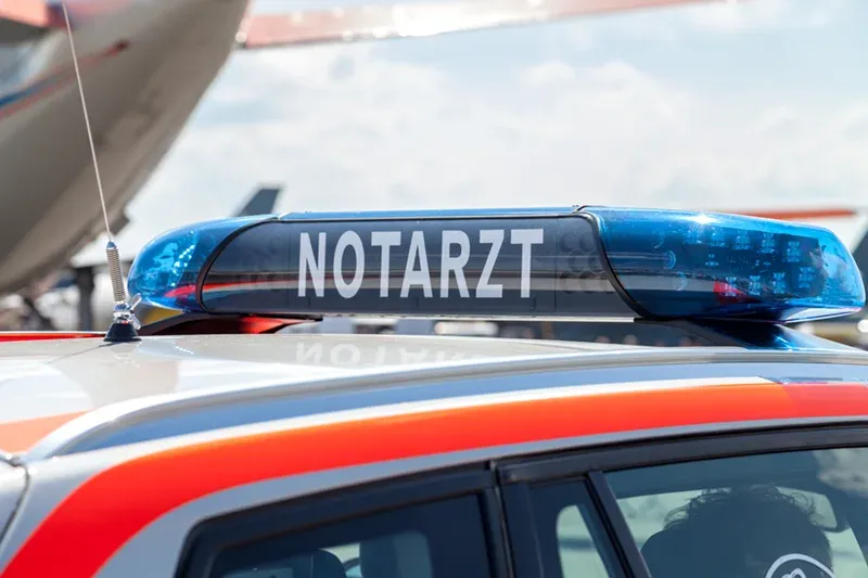 Notarzteinsatzfahrzeug von Volkswagen entsprechen der DIN-Norm DIN 75079
